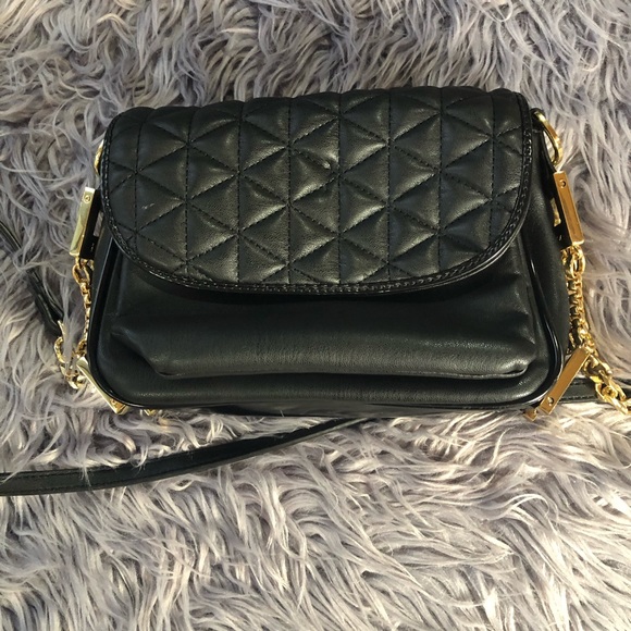 bebe Handbags - Bebe purse with gold tone chain 🔥🔥🤩🤩🤩